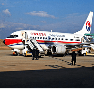 格尔木机场货运航空快运业稳步发展的原因是什么？